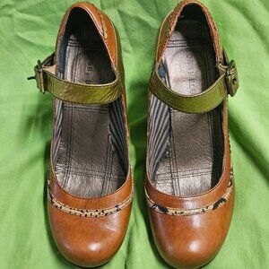 Bobbi Blu Women's Spruce Pumps Leather Metallic Gold Strap Shoes US 8.5